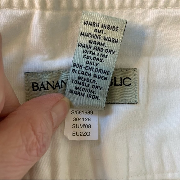 Banana Republic winter white 80’s style waist shorts w tie and pockets. Size 4 - Picture 9 of 9